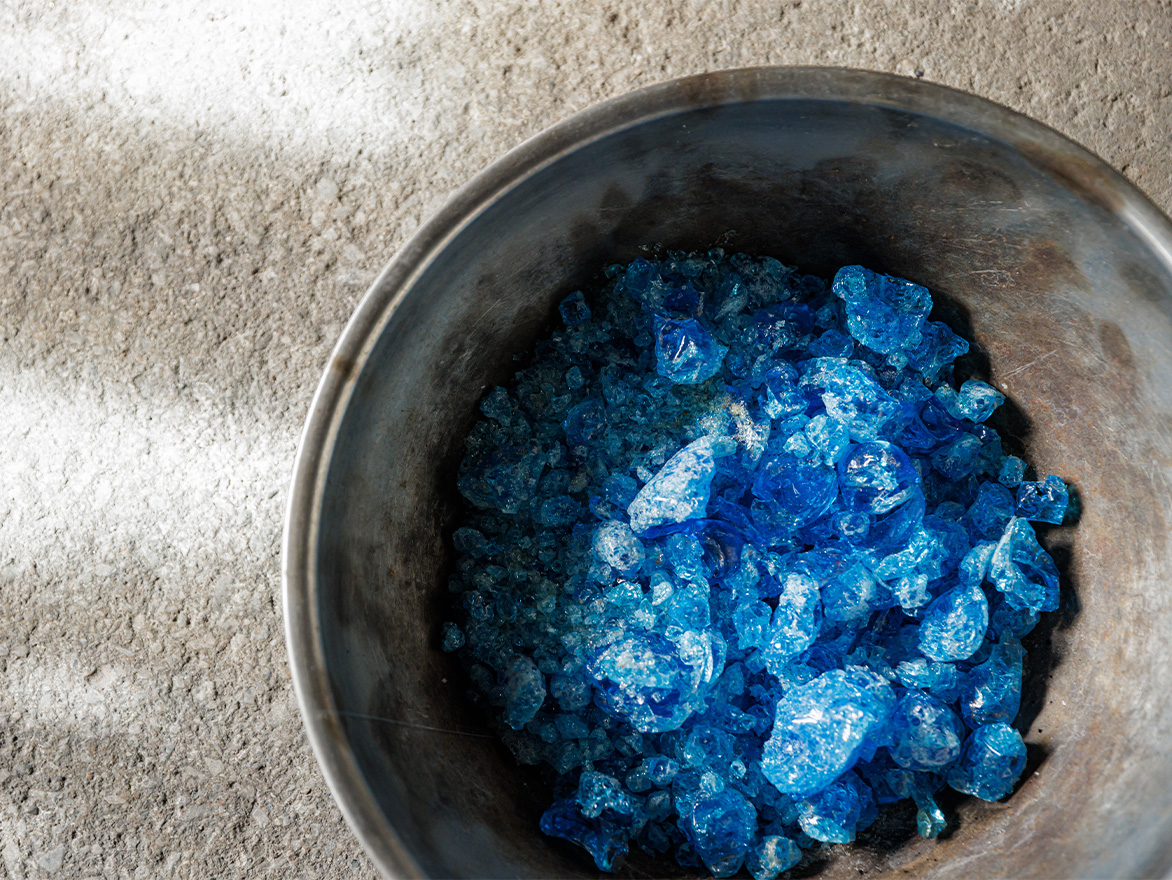 細かく砕くことで、炉の負担も軽減している。