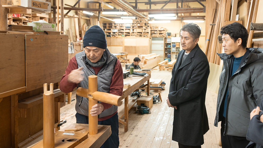 大徳寺の門前に構える工房