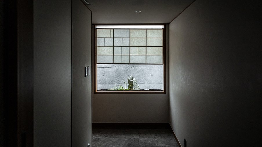 本物に囲まれて寛ぐ贅沢