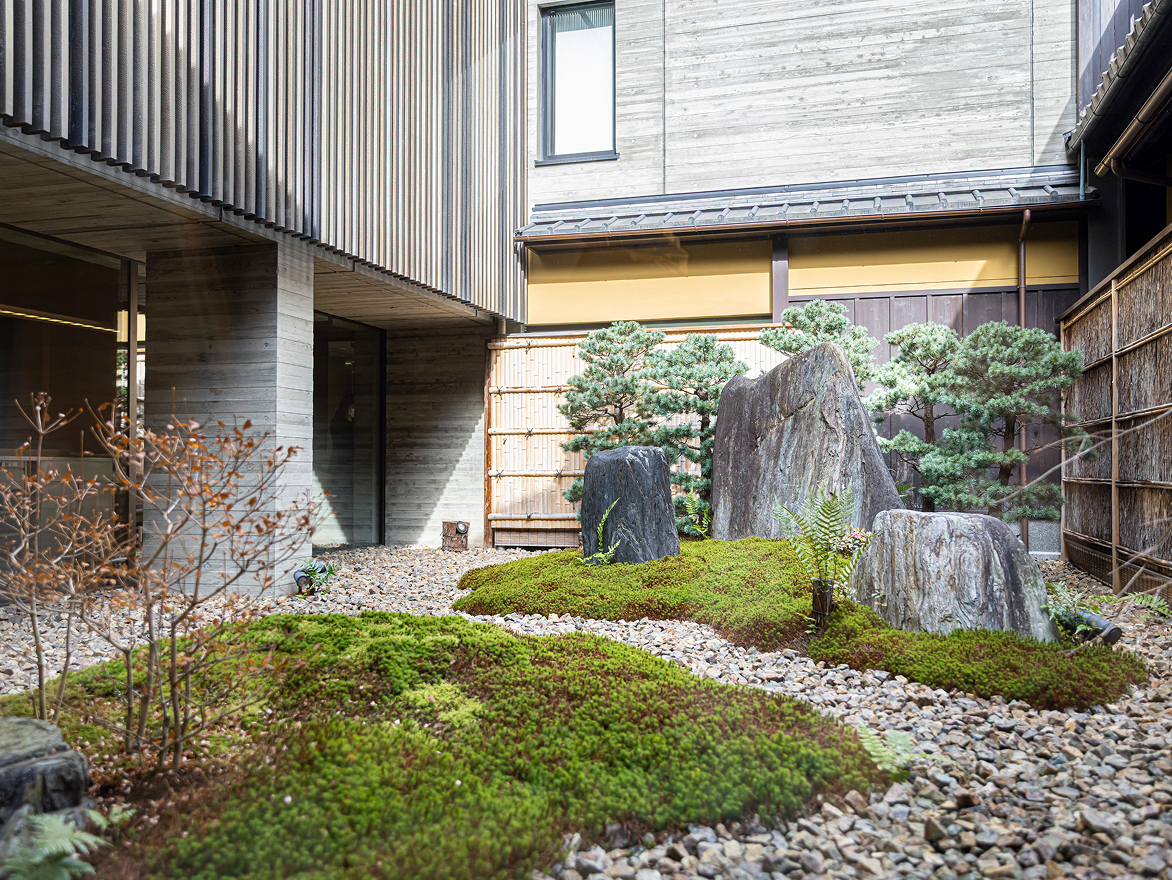 石は骨格、木は化粧