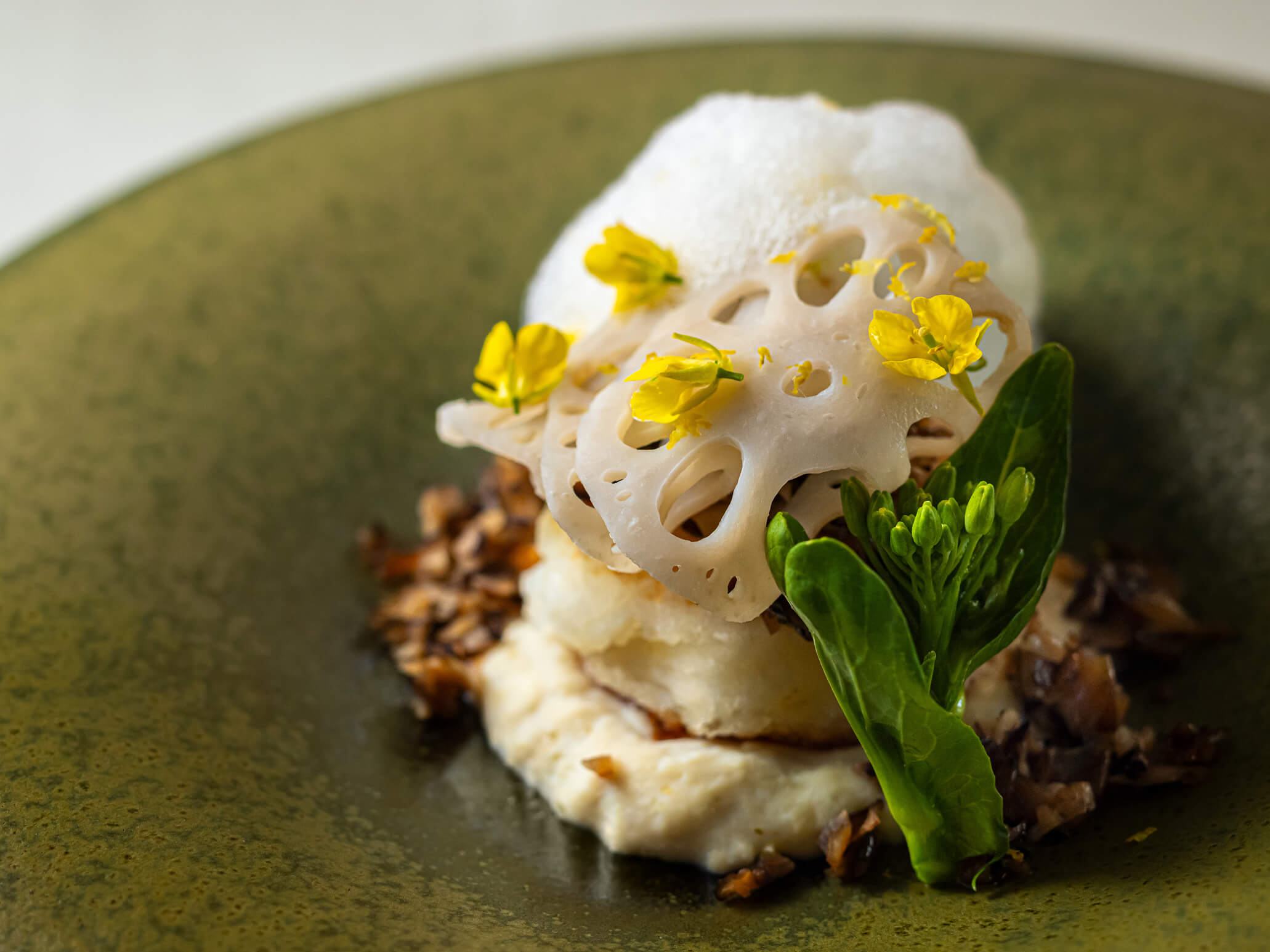 優しくほっこりとした印象だが、柚子胡椒の辛みが素材の魅力を引き立てる。